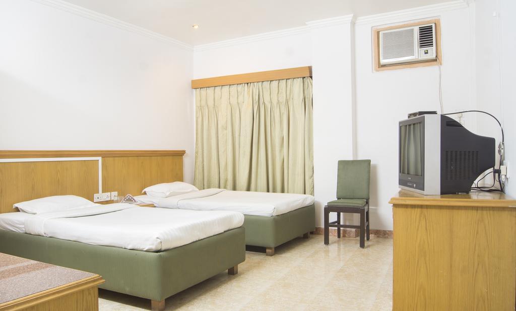 Hôtel The Regency à Dibrugarh Extérieur photo