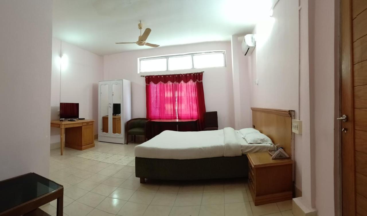 Hôtel The Regency à Dibrugarh Extérieur photo
